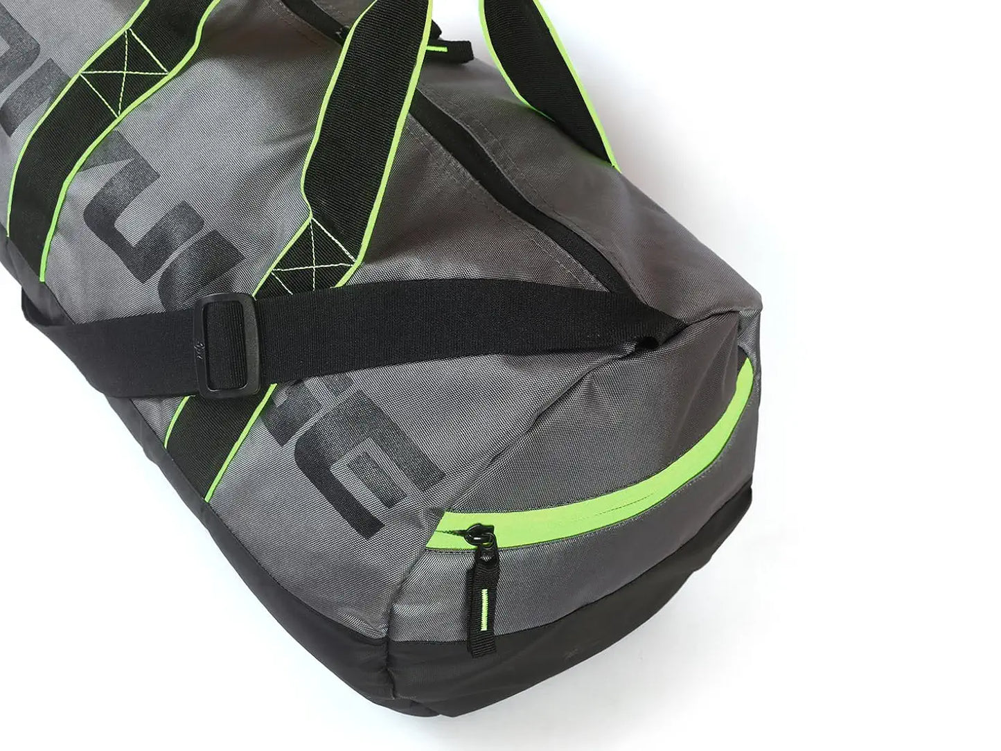 DIVULGE NEO Training Bag/Duffel Bag/Gym Bag/Sports Bag for Men and Women 27 litres Water Resistant