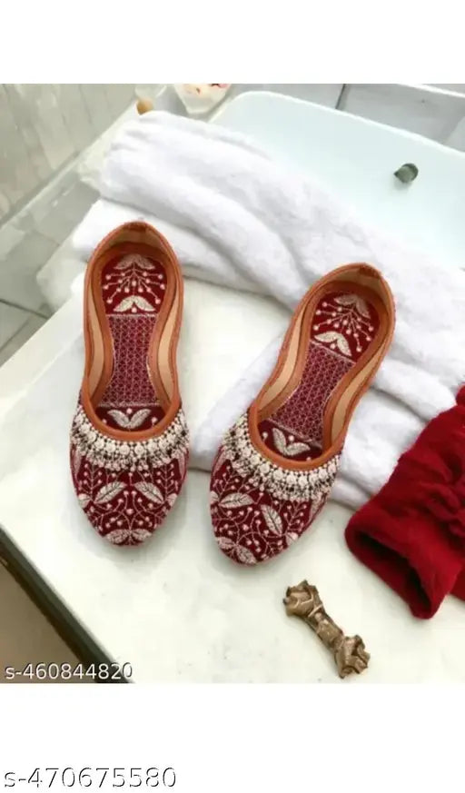 Women Juttis & Mojaris