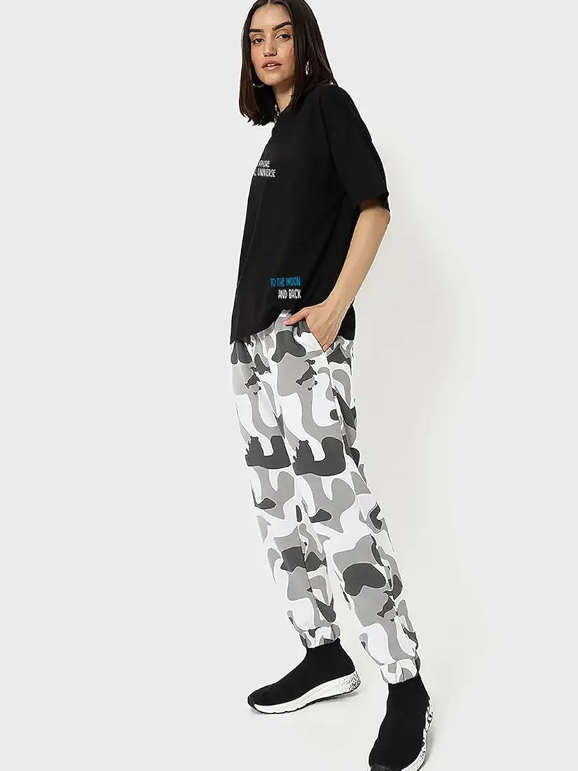 Bewakoof Women's 100% Cotton Graphic Print Oversized Fit Round Neck T-Shirt