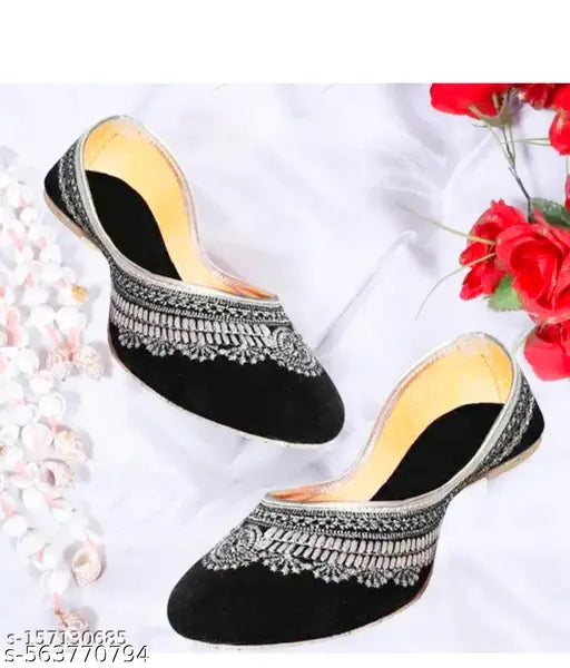 New shandar luk rajasthani mojdi silver velvet belly